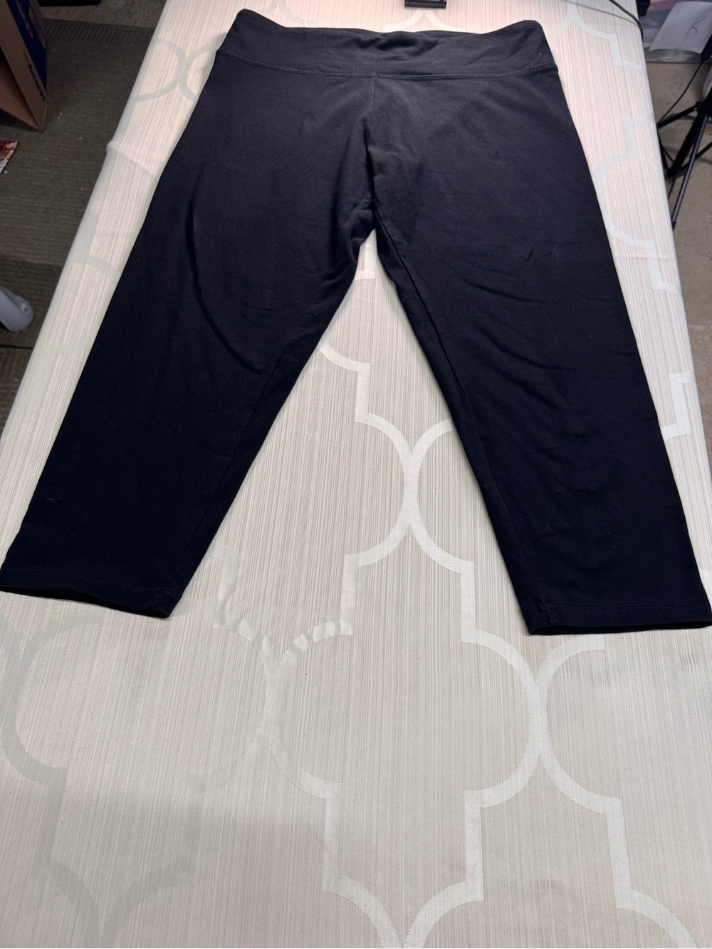 Victoria's Secret Black Cropped Capris